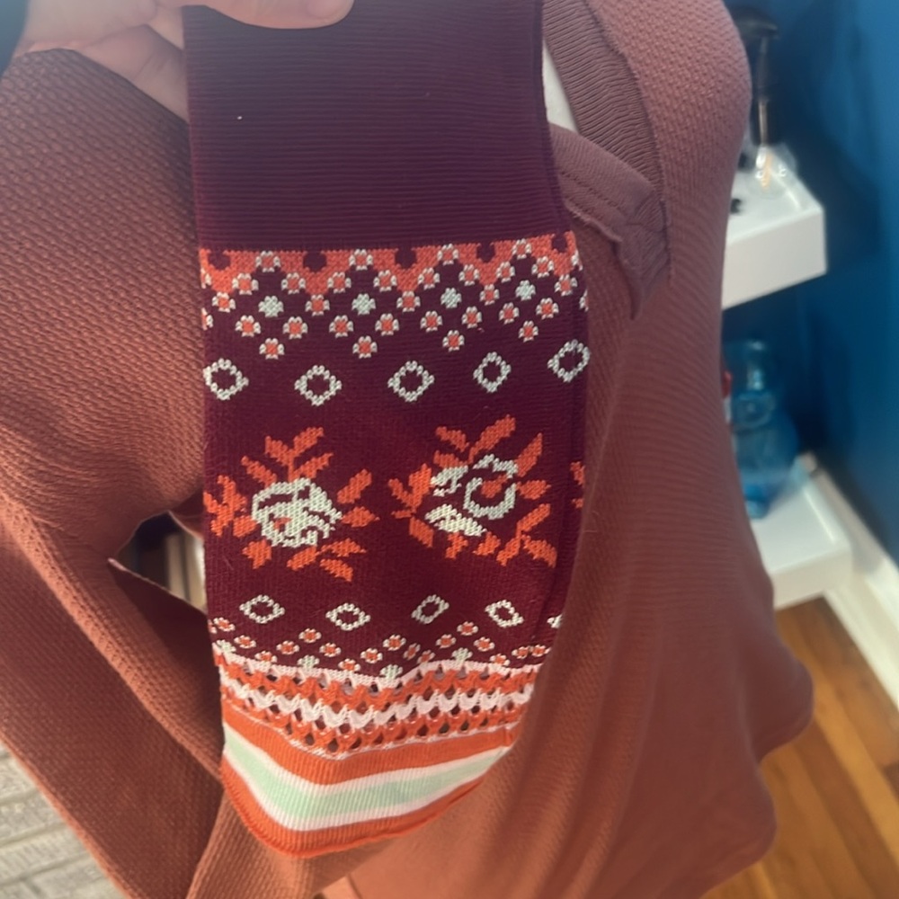 Free People Mikah Notch Neck Top Thermal Fair Isle Sleeves Autumn Brown NWT - Picture 9 of 12